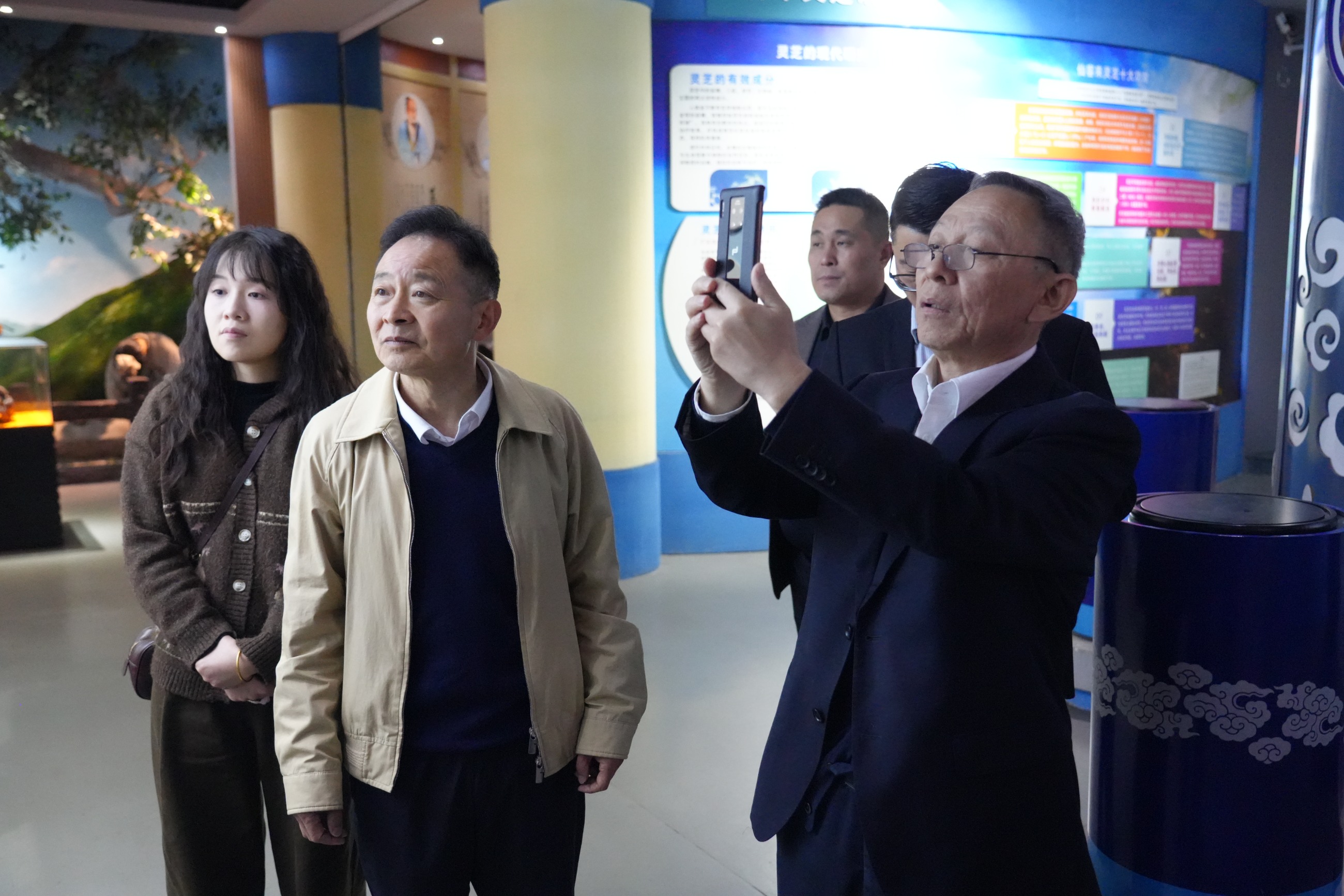 杭州亞運(yùn)會(huì)官方靈芝產(chǎn)品供應(yīng)商|杭州亞運(yùn)會(huì)官方供應(yīng)商|中國(guó)靈芝十大品牌|仙客來(lái)靈芝|仙客來(lái)靈芝破壁孢子粉|仙客來(lái)孢子油|仙客來(lái)靈芝飲片|仙客來(lái)破壁孢子粉|靈芝孢子油|孢子粉|靈芝破壁孢子粉|靈芝|中華老字號(hào)