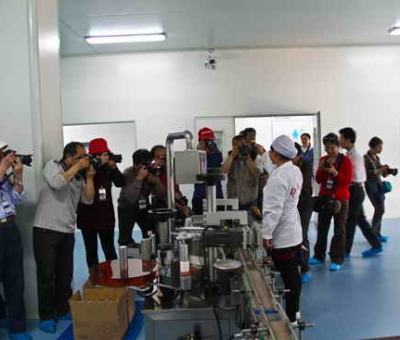 九江職工攝影協(xié)會(huì)采風(fēng)團(tuán)深入仙客來公司采風(fēng)