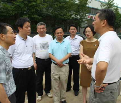 江西省林業(yè)廳廳長閻鋼軍蒞臨仙客來公司視察、指導(dǎo)工作