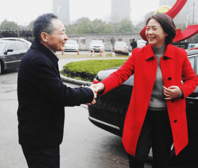 市委常委、統(tǒng)戰(zhàn)部長(zhǎng)廖奇志一行人走訪仙客來(lái)生物科技有限公司