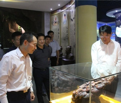 九江市委常委、副市長(zhǎng)張新龍蒞臨仙客來(lái)公司調(diào)研