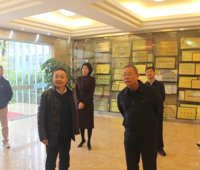 國家稅務(wù)總局九江市稅務(wù)局黨委副書記、副局長孫暉等領(lǐng)導(dǎo)蒞臨仙客來公司調(diào)研