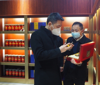 市委常委、市紀(jì)委書記熊明一行到仙客來(lái)公司走訪慰問(wèn)并調(diào)研食品安全工作