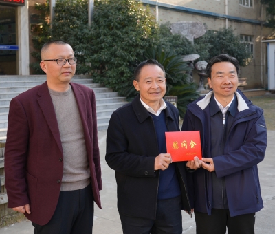 熊晉喜副市長(zhǎng)看望慰問聯(lián)系服務(wù)專家潘新華研究員