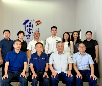 新加坡駐廈門(mén)總領(lǐng)事莊志嘉參訪仙客來(lái)有機(jī)靈芝全產(chǎn)業(yè)鏈