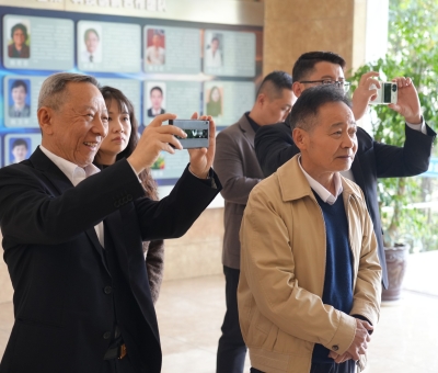 中國(guó)醫(yī)師協(xié)會(huì)副會(huì)長(zhǎng)史盛豐蒞臨仙客來(lái)參觀指導(dǎo)